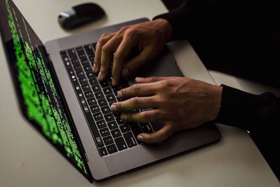 The Hidden Dangers of Public Wi-Fi: Surfing or Sinking?